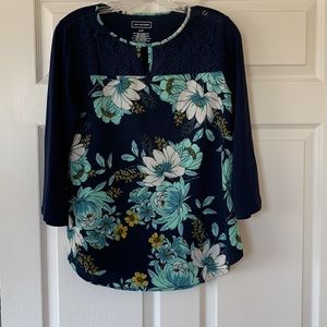 Van Heusen size S long sleeve light weight gently used floral blouse